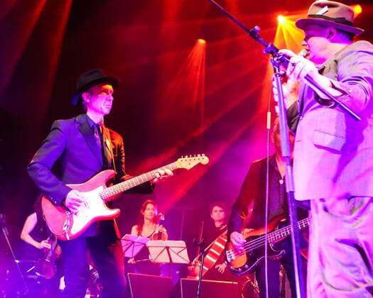 Entertainment Bilder des Tages Pete Doherty and Frederic Lo perform together at the newly refurbished KOKO in Camden Town, London Featuring: Pete Doherty, Frederic Lo Where: London, United Kingdom When: 13 May 2022 Credit: John Rainford Cover Images Copyright: xx 51528812 EDITORIAL USE ONLY. NOT FOR USE BY NEWSPAPERS BASED IN THE UK.