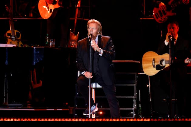 Howard Carpendale live bei einem Konzert seiner 50 Jahre - Die Show meines Lebens -Tour in der Lanxess-Arena. Köln, 13.05.2022 NRW Deutschland Copyright: xChristophxHardtx