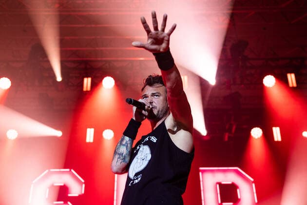 Dag-Alexis Kopplin von SDP live bei einem Kozert ihre Die Unendlichste Tour in der Thüringenhalle. Erfurt, 13.05.2022