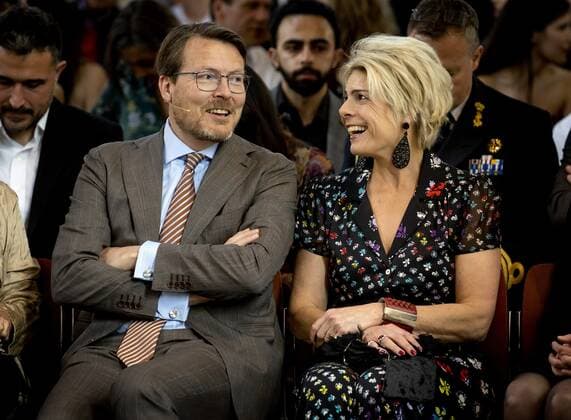 2022-05-14 16:00:34 AMSTERDAM - Prince Constantijn and Princess Laurentien during the presentation of the World Press Photo Contest 2022. The annual competition rewards photojournalists and documentary photographers for the best photos and visual stories made in the past year. KOEN VAN WEEL netherlands out - belgium out