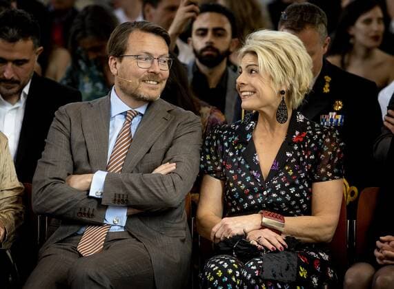 2022-05-14 16:00:33 AMSTERDAM - Prince Constantijn and Princess Laurentien during the presentation of the World Press Photo Contest 2022. The annual competition rewards photojournalists and documentary photographers for the best photos and visual stories made in the past year. KOEN VAN WEEL netherlands out - belgium out