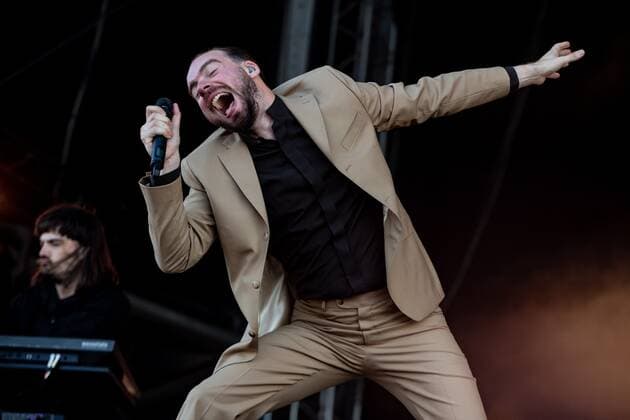 2022-05-14 18:57:26 SCHEVENINGEN - Rock band De Staat with lead singer Torre Florim performs during the beach concert Live on the Beach. ANP KIPPA PAUL BERGEN netherlands out - belgium out