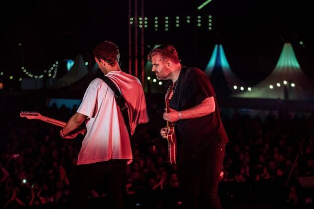 2022-05-14 21:47:53 SCHEVENINGEN - The Dutch rock band Kensington with lead singer Eloi Youssef and guitarist Casper Starreveld will perform during the beach concert Live on the Beach. ANP KIPPA PAUL BERGEN netherlands out - belgium out