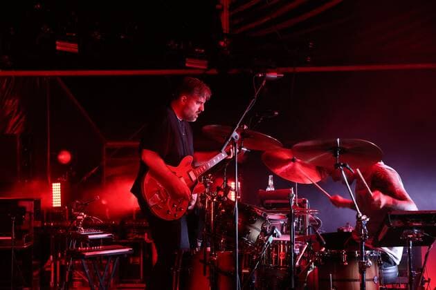 2022-05-14 21:48:04 SCHEVENINGEN - The Dutch rock band Kensington with guitarist Casper Starreveld will perform during the beach concert Live on the Beach. ANP KIPPA PAUL BERGEN netherlands out - belgium out