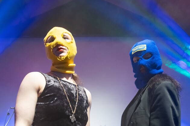 Entertainment Bilder des Tages St. Johann 15.05.2022, St. Johann, AUT, bekannte russische Protestband Pussy Riot spielt Konzert in Tirol, im Bild v.l. Maria Mascha AÂ­ljochina, Olga Bordisova during a concert of the Russian protest band Pussy Riot in St. Johann, Austria on 2022 05 15. Expa *** St Johann 15 05 2022, St Johann, AUT, famous Russian protest band Pussy Riot plays concert in Tyrol, in picture f l Maria Mascha AÂljochina, Olga Bordisova during a concert of the Russian protest band Pussy Riot in St Johann, Austria on 2022 05 15 Expa  EP_gro