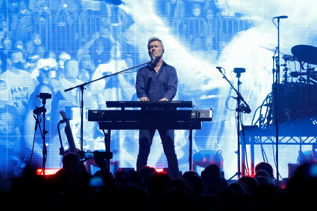 Keyboarder Magne Furuholmen von der norwegischen Band A-ha bei ihrem Konzert in der Lanxess-Arena. Köln, 15.05.2022 NRW Deutschland Copyright: xChristophxHardtx