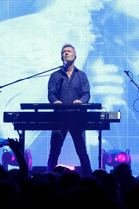 Keyboarder Magne Furuholmen von der norwegischen Band A-ha bei ihrem Konzert in der Lanxess-Arena. Köln, 15.05.2022 NRW Deutschland Copyright: xChristophxHardtx