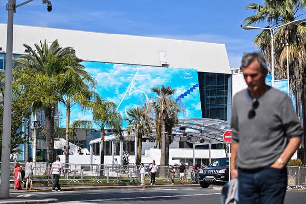 Festival de Cannes : derniers preparatifs a 24 heures de l ouverture. NEWS : Festival de Cannes : derniers preparatifs a 24 heures de l ouverture - 16 05 2022 LionelUrman Panoramic 