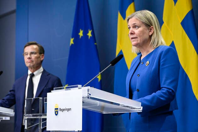Sweden s Prime Minister Magdalena Andersson R and the Moderate Party s leader Ulf Kristersson give a news conference in Stockholm, Sweden, on May 16, 2022 Sweden s government has decided to apply for a NATO membership STOCKHOLM SWEDEN x10060x,  Copyright: xHenrikxMontgomery TTx SWEDEN NATO