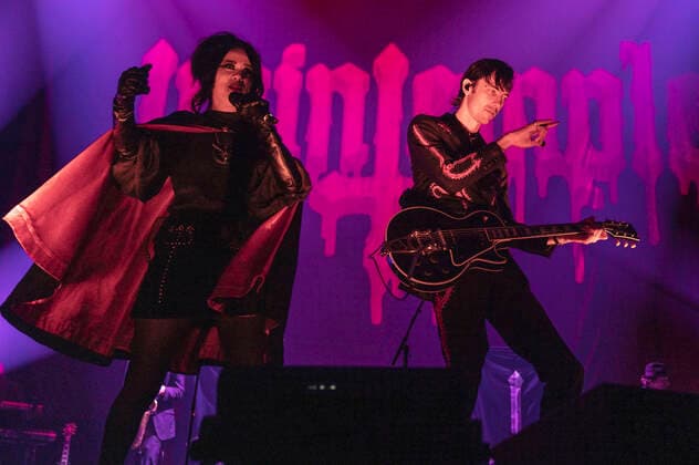 Alexandra James und Zachary James von Twin Temple live bei in der ZAG Arena. Hannover, 15.05.2022