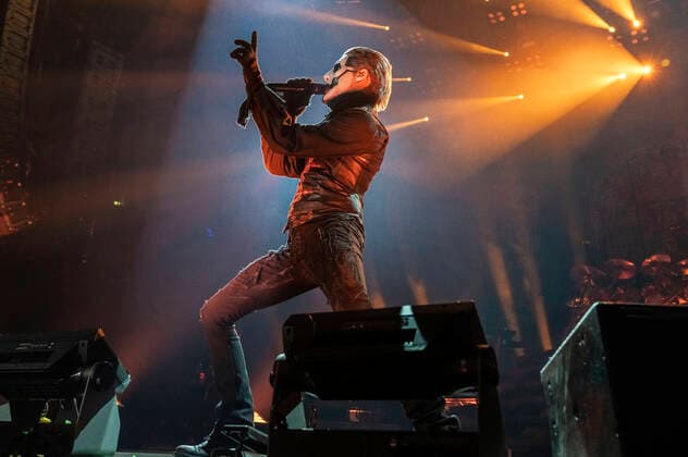 Tobias Forge von Ghost live bei einem Konzert der Imperator - Europe -Tour in der ZAG Arena. Hannover, 15.05.2022