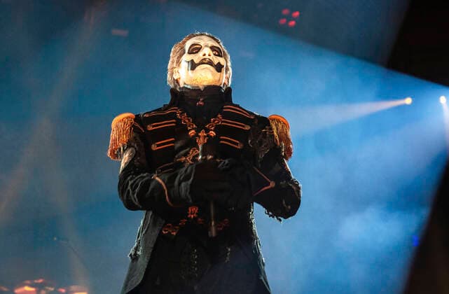 Tobias Forge von Ghost live bei einem Konzert der Imperator - Europe -Tour in der ZAG Arena. Hannover, 15.05.2022