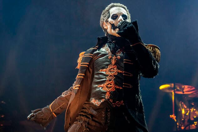 Tobias Forge von Ghost live bei einem Konzert der Imperator - Europe -Tour in der ZAG Arena. Hannover, 15.05.2022