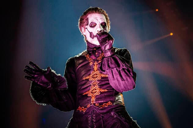 Tobias Forge von Ghost live bei einem Konzert der Imperator - Europe -Tour in der ZAG Arena. Hannover, 15.05.2022