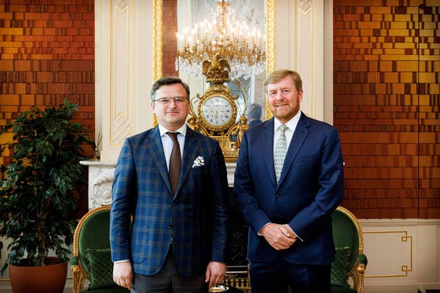 Entertainment Themen der Woche KW20 Entertainment Bilder des Tages 17-05-2022 HtB King Willem-Alexander during an audience with the minister of foreign affairs of Ukraine, Dmytro Kuleba, at palace Huis ten Bosch in The Hague. Â  Copyright: xPPEx