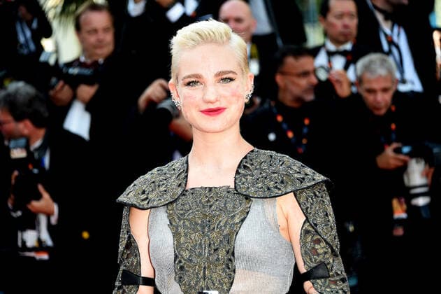 75th Cannes film festival 2022, Red carpet for the Opening Ceremony and ˜Coupez™ (Final cut) film premiere Pictured: Bebe Vio  Copyright: xAlbertoxTerenghi Cannesx2022x xix xVenezia2020x