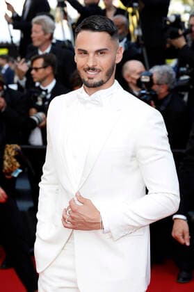 Baptiste Giabiconi bei der Opening Ceremony mit der Premiere des Kinofilms Coupez! Final Cut auf dem Festival de Cannes 2022 75. Internationale Filmfestspiele von Cannes im Palais des Festivals. Cannes, 17.05.2022