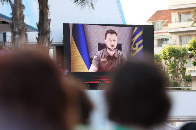 75eme Festival International du Film de Cannes. Zelensky en direct 75th International Cannes Film festival: President Zelensky on screen 280248 0000-00-00 Cannes France Zelensky, Volodymyr  Copyright: xTerencexBaelenx STAR_280248_003