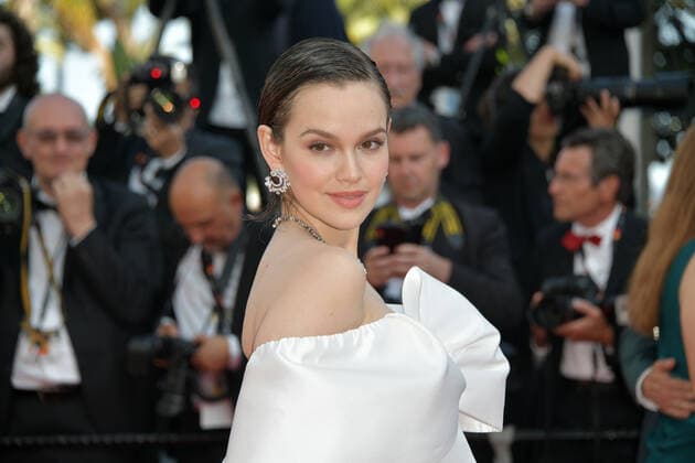 75th Cannes Film Festival 2022, Red Carpet Opening Ceremony and film Coupez. Pictured Emilia Schüle  Copyright: xSimonexComix xipa-agency.netx xVeneziax2020x