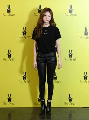 Kim Sae-ron SOUTH KOREA, APR 13: Kim Sae-Ron attends at the Peter Jensen Shop opening at Myeongdong in Seoul, South Korea on April 13, 2018. Peter Jensen is the contemporary daywear designer known for his quietly unconventional aesthetic and witty, wearable creations. For more than 15 years, Jensen has established a much-loved international brand through thoughtful, feminine garments. Based in London, but with a Scandinavian sensibility, Jensen™s inventive approach offers confidently simple pieces in hand-picked fabrics with impeccable production. Photographer: Seokyong Lee Penta Press Seoul SEOUL South Korea 4832_187541 Copyright: xSeokyongxLee PentaxPressx