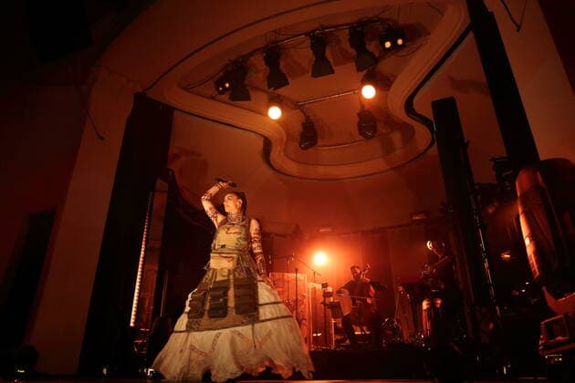 Sevda Alizadeh alias Sevdaliza bei einem Konzert im Metropol in Berlin, 17. Mai 2022. Sevdaliza Konzert Berlin