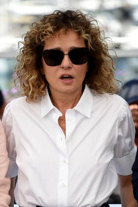 75th Cannes film festival 2022, Photocall ˜Un Certain regard™ jury . Pictured: Valeria Golino  Copyright: xAlbertoxTerenghi Cannesx2022x xix xVenezia2020x