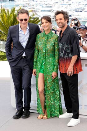 Michel Hazanavicius, Berenice Bejo und Romain Duris beim Photocall zum Kinofilm Coupez! Final Cut auf dem Festival de Cannes 2022 75. Internationale Filmfestspiele von Cannes im Palais des Festivals. Cannes, 18.05.2022