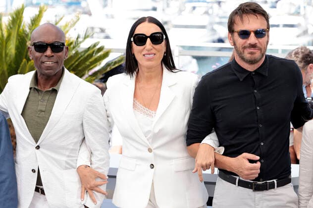Lucien Jean-Baptiste, Rossy de Palma und Samuel Le Bihan beim CamÃ ra d Or-Jury Photocall auf dem Festival de Cannes 2022 75. Internationale Filmfestspiele von Cannes im Palais des Festivals. Cannes, 18.05.2022
