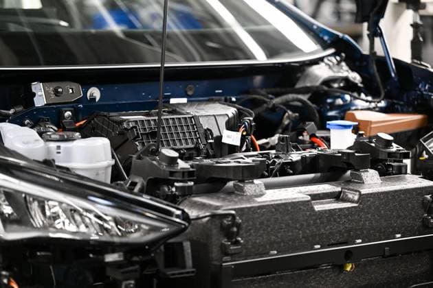 Produktion von Elektrofahrzeugen bei Volkswagen Wirtschaft, Autoindustrie, Volkswagen: Ein Einblick in den E-Motor. Zwickau Sachsen Deutschland *** Production of electric vehicles at Volkswagen Economy, Auto Industry, Volkswagen An insight into the E Motor Zwickau Saxony Germany Copyright: xTeresaxKrögerx