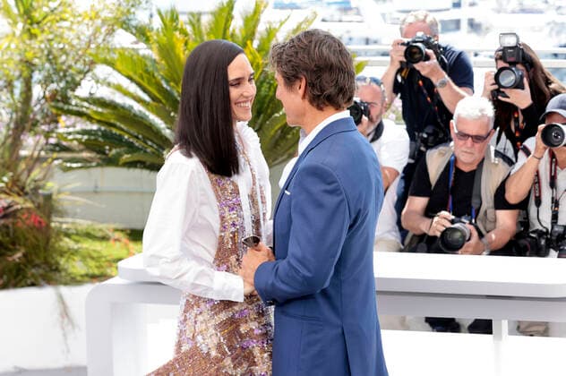 Jennifer Connelly und Tom Cruise beim Photocall zum Kinofilm Top Gun: Maverick auf dem Festival de Cannes 2022 75. Internationale Filmfestspiele von Cannes im Palais des Festivals. Cannes, 18.05.2022