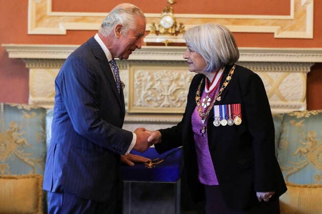 May 18, 2022, OTTAWA, ON, CANADA: Britain s Prince Charles shakes hands with Canada s Governor General Mary Simon, while attending the Order of Military Merit Investiture Ceremony, on the second day of the Canadian 2022 Royal Tour, in Ottawa on May 18, 2022. OTTAWA CANADA  - ZUMAc35_ 20220518_zaf_c35_018 Copyright: xCarlosxOsoriox