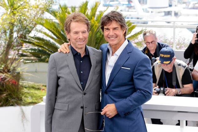 Jerry Bruckheimer und Tom Cruise beim Photocall zum Kinofilm Top Gun: Maverick auf dem Festival de Cannes 2022 75. Internationale Filmfestspiele von Cannes im Palais des Festivals. Cannes, 18.05.2022