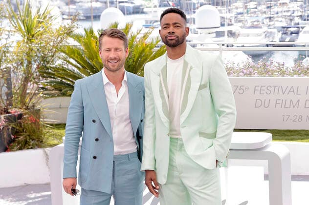 Glen Powell und Jay Ellis beim Photocall zum Kinofilm Top Gun: Maverick auf dem Festival de Cannes 2022 75. Internationale Filmfestspiele von Cannes im Palais des Festivals. Cannes, 18.05.2022