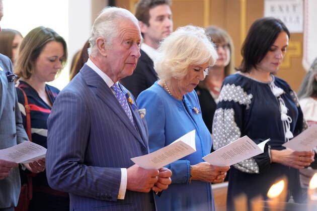 May 18, 2022, Ottawa, ON, Canada: Prince Charles and Camilla, Duchess of Cornwall, take part in a traditional prayer service at a Ukrainian church in Ottawa on their Canadian Royal Tour, Wednesday, May 18, 2022. Ottawa Canada  - ZUMAc35_ 20220518_zaf_c35_045 Copyright: xPaulxChiassonx