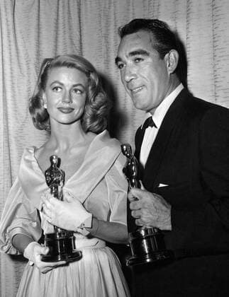 OSCARS: Beste Nebendarstellerin, Preisträgerinnen 1951-1960 Dorothy Malone, Anthony Quinn, 29th Academy Awards - 1957. File Reference 34145-768THA  Copyright: xCPCx 34145-768THA