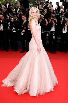Elle Fanning bei der Premiere des Kinofilms Top Gun: Maverick auf dem Festival de Cannes 2022 75. Internationale Filmfestspiele von Cannes im Palais des Festivals. Cannes, 18.05.2022