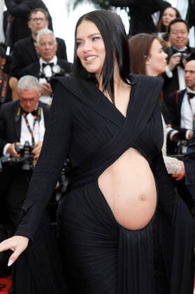 Adriana Lima bei der Premiere des Kinofilms Top Gun: Maverick auf dem Festival de Cannes 2022 75. Internationale Filmfestspiele von Cannes im Palais des Festivals. Cannes, 18.05.2022