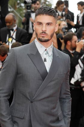 Baptiste Giabiconi ei der Premiere des Kinofilms Top Gun: Maverick auf dem Festival de Cannes 2022 75. Internationale Filmfestspiele von Cannes im Palais des Festivals. Cannes, 18.05.2022