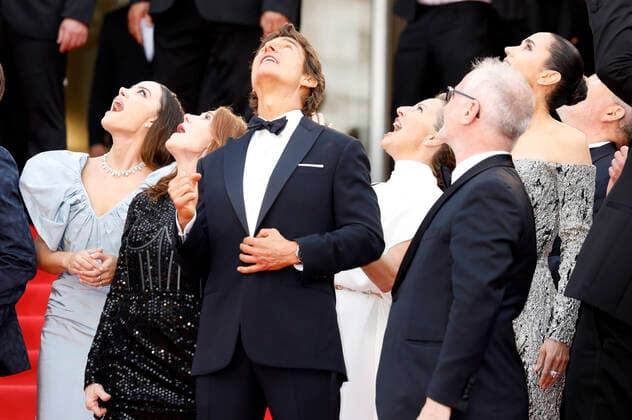 Tom Cruise, Thierry Fremaux, Jennifer Connelly und Gäste bei der Premiere des Kinofilms Top Gun: Maverick auf dem Festival de Cannes 2022 75. Internationale Filmfestspiele von Cannes im Palais des Festivals. Cannes, 18.05.2022
