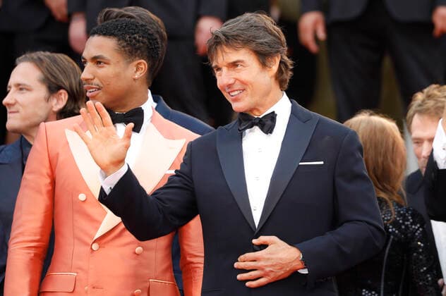 Greg Tarzan Davis und Tom Cruise bei der Premiere des Kinofilms Top Gun: Maverick auf dem Festival de Cannes 2022 75. Internationale Filmfestspiele von Cannes im Palais des Festivals. Cannes, 18.05.2022
