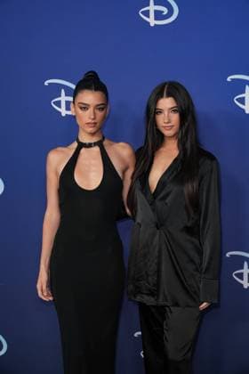 2022 ABC Disney Upfront NEW YORK, NEW YORK - MAY 17: Dixie D Amelio and Charli D Amelio attends the 2022 ABC Disney Upfront at Basketball City - Pier 36 - South Street on May 17, 2022 in New York City. New York City United States  Copyright: xJohnxNacionx originalFilename: nacion-2022abcd220517_npjcb.jpg
