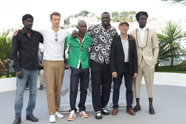 75eme Festival International du Film de Cannes. Photocall du film Tirailleurs . Festival de Cannes 2022 - The 75th annual Cannes film festival 2022 in Cannes - France - photocall of Tirailleurs 280343 0000-00-00 Cannes France Sy, Omar; Vadepied, Mathieu; Diong, Alassane  Copyright: xTerencexBaelenx STAR_280343_016