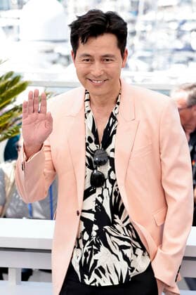 Jung Woo-sung beim Photocall zum Kinofilm Hunt Heon-teu auf dem Festival de Cannes 2022 75. Internationale Filmfestspiele von Cannes im Palais des Festivals. Cannes, 19.05.2022