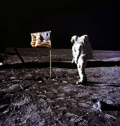 Astronaut Edwin E. Aldrin poses for a photograph beside the deployed U.S Flag (on Moon-July 20,1969) During Apollo XI mission on Moon, Astronaut Edwin E. Aldrin poses for a photograph beside the deployed flag of the United States during the Apollo XI E.V.A. the LEM is at left Copyright: xPhoto12 Coll-DITE NASAx DIT01068_235