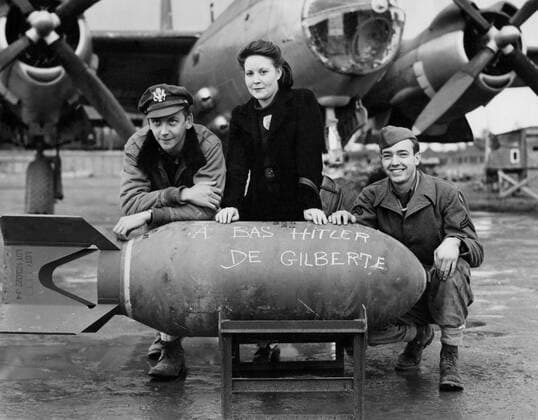 A personal message to Hitler from a French girl (France, December 1944) A French girl living near a 9th U.S. Air Force base sent this personal message to Hitler, with the aid of a B-26 Marauder bombardier (France, December 1944). Copyright: xPhoto12 Coll-DITE USISx DIT01079_004