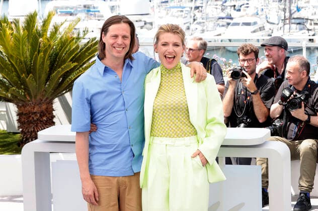Felix van Groeningen und Charlotte Vandermeersch beim Photocall zum Kinofilm The Eight Mountains Le otto montagne auf dem Festival de Cannes 2022 75. Internationale Filmfestspiele von Cannes im Palais des Festivals. Cannes, 19.05.2022