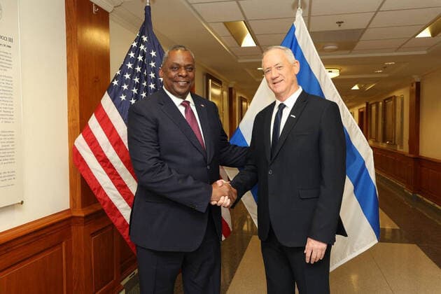 News Themen der Woche KW20 News Bilder des Tages May 19, 2022, Washington D.C, USA: Israeli Minister of Defense BENNY GANTZ, on an official visit in the U.S., meets with Secretary of Defense LLOYD J. AUSTIN III in the Pentagon. The Israeli Ministry of Defense reports that Gantz addressed security challenges of mutual interest, first and foremost the Iranian nuclear threat and regional aggression. Washington D.C. USA - ZUMAi99_ 20220519_zip_i99_001 Copyright: xShmulikxAlmany IsraelxModx