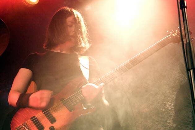 18.05.2022 - Gaswerk, Winterthur - SLOMOSA (N) live - bass guitarist Marie Moe Winterthur Gaswerk Zürich Schweiz Copyright: xSergioxBrunettix