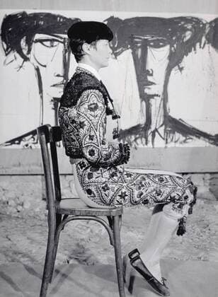 Annabel Buffet in the Suit of lights Annabel Buffet, wife of the painter Bernard Buffet, in a torero costume. Canvas by Bernard Buffet in the background. These photographic works are protected by legislation concerning literary and artistic property in all countries. To publish or diffuse these photographs, you must imperatively obtain the authorization of ADAGP or its correspondents abroad. Annabel Buffet (1928-2005) Copyright: xLucxFournol Photo12x FRN11A00_387