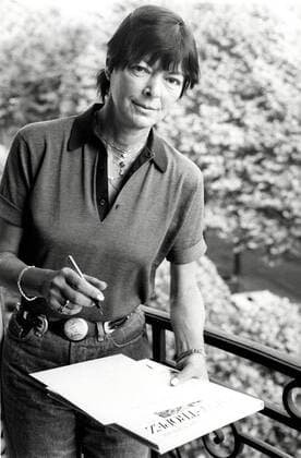 Annabel Buffet, 1981 Annabel Buffet, wife of Bernard Buffet, holding her book Saint Tropez d hier et d aujourd hui with photographs by Luc Fournol 1981 Annabel Buffet (1928-2005) Copyright: xLucxFournol Photo12x FRN11A00_399